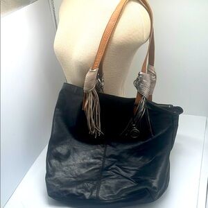 The Sak Palisade Black Leather Shoulder Tote Bag Buttery Soft Fringe+Charm Roomy